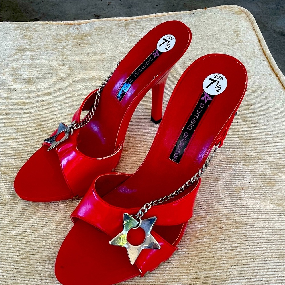 Pamela Anderson vintage heels - animal friendly / vegan
